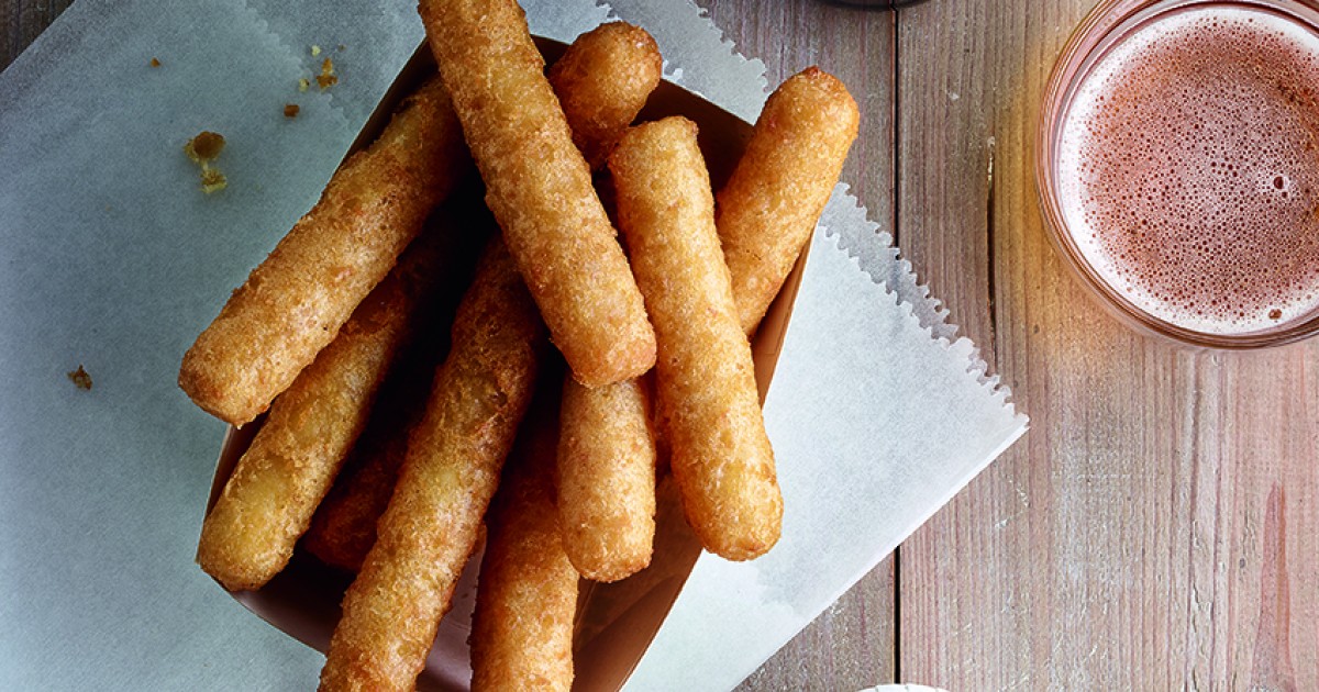 Beer Battered Mozzarella Sticks Dip & go – Salomon Foodworld