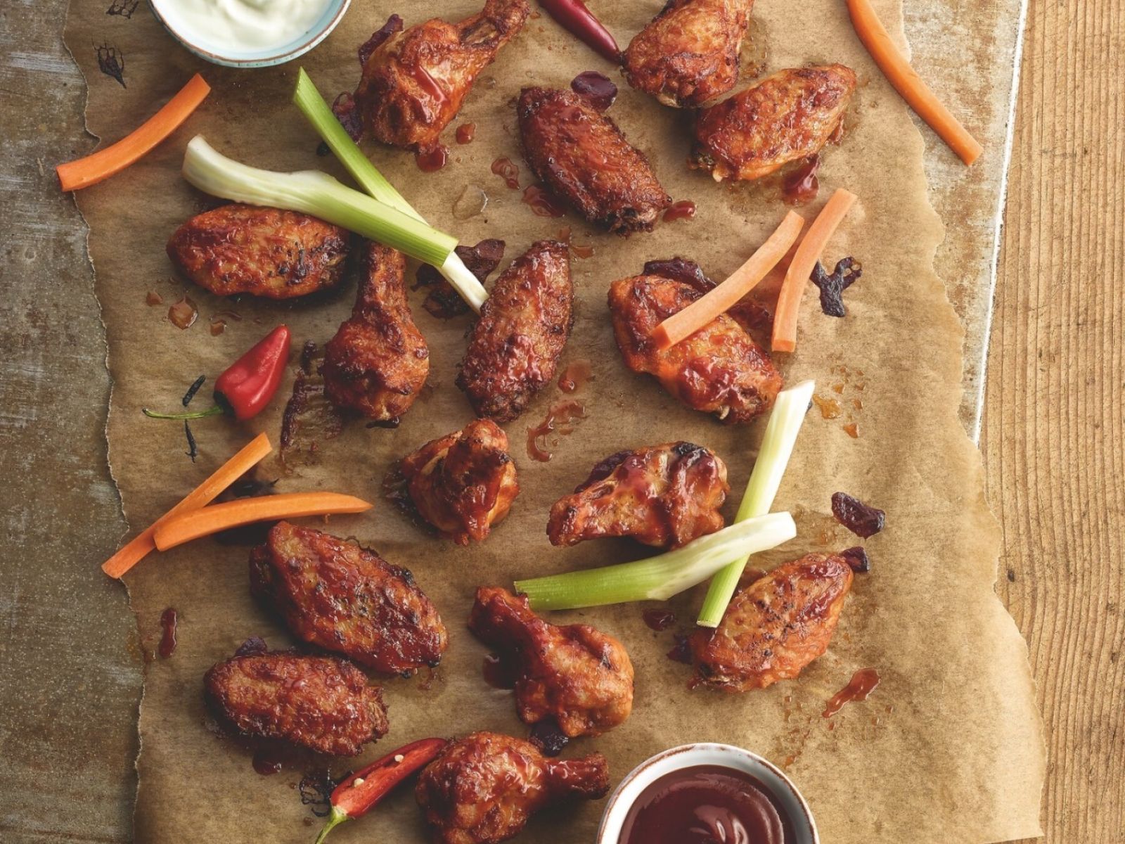 buffalo-chikn-wings-extra-hot_rezept_gemuesesticks_72dpi-1408x-1408x