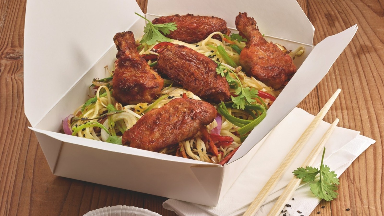 buffalo-chikn-wings-extra-hot_rezept_asia-salat_72dpi-1408x-1408x