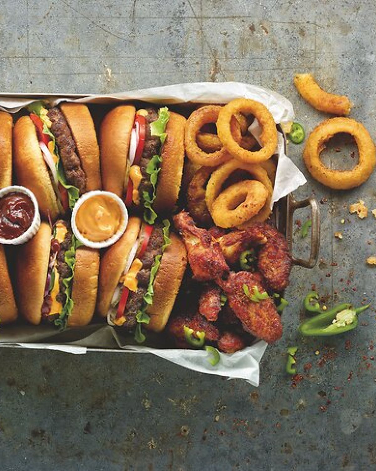 e3_erlebniswelt_american_burger_onion_rings_wings