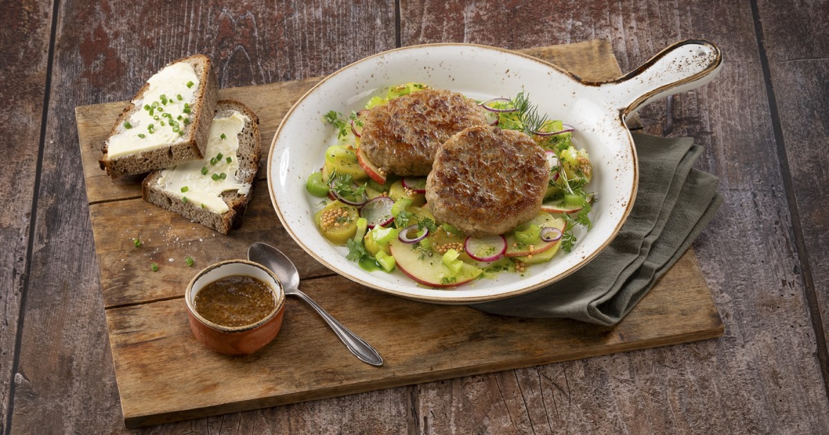Frikadelle mit Kartoffelsalat – Salomon Foodworld