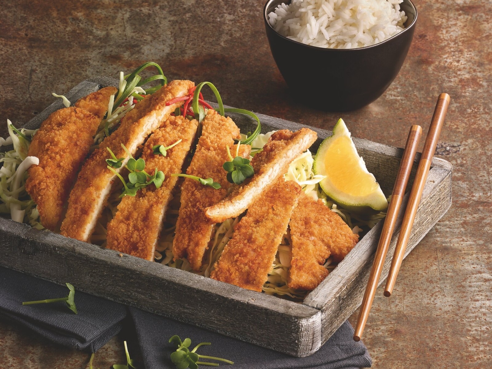 MEAT SELECTION  Knusper_Schnitzel_Homestyle_Rezept_Asia-Salat_72dpi