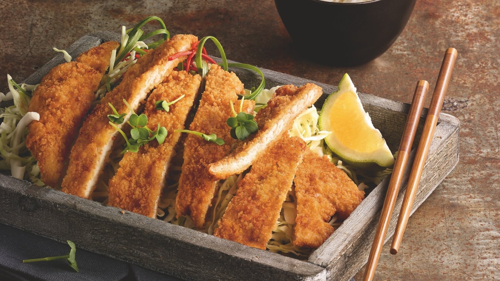 MEAT SELECTION  Knusper_Schnitzel_Homestyle_Rezept_Asia-Salat_72dpi