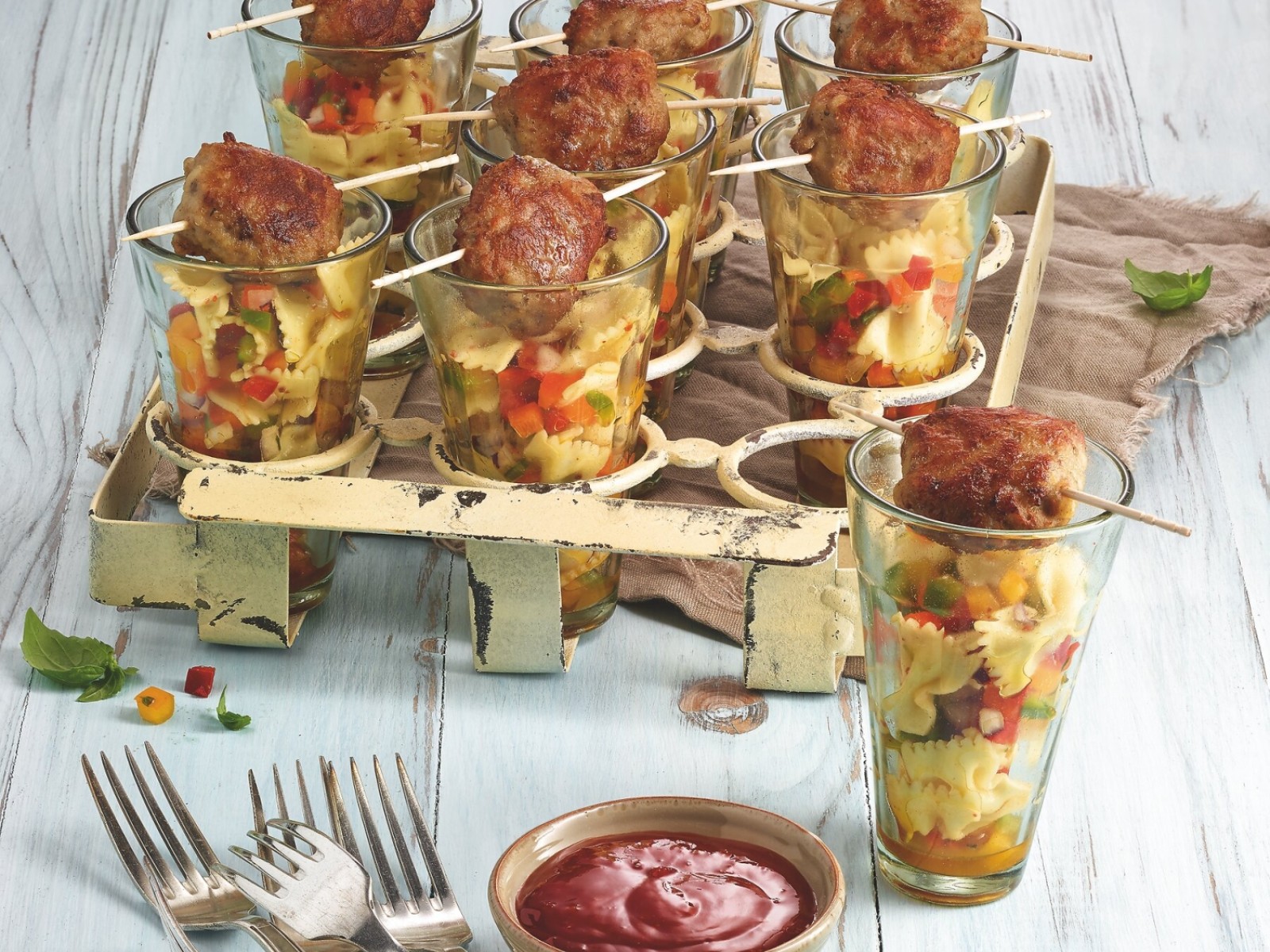 ranch-master-partyfrikadelle_rezept_nudelsalat_72dpi