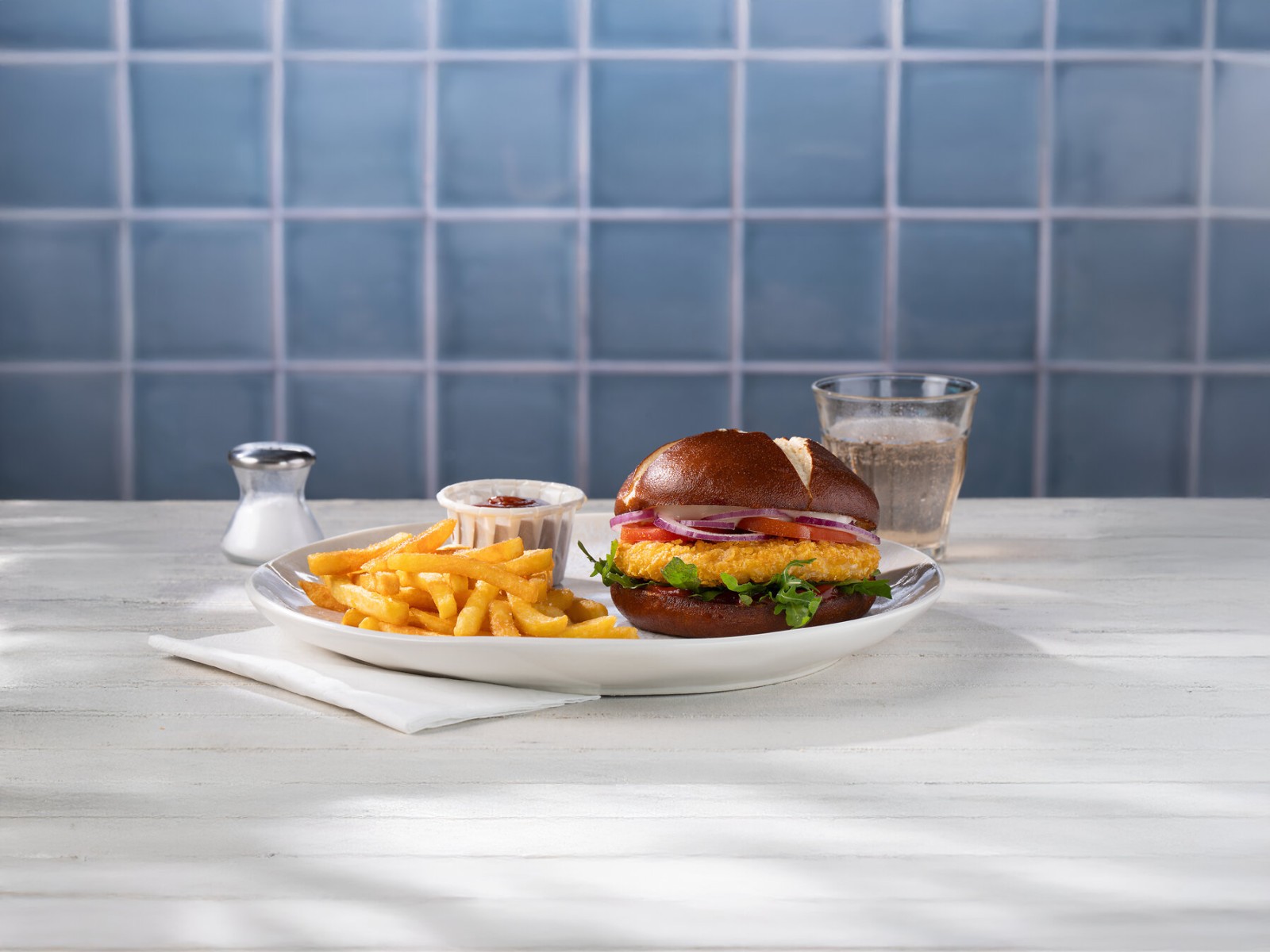 e3_ranch_master_crispy_chikn_burger-1800