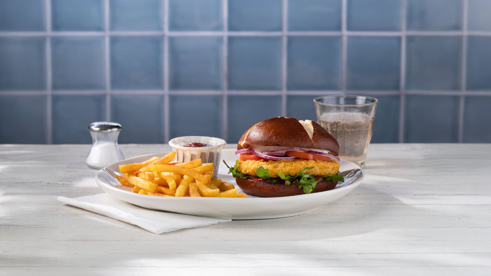 e3_ranch_master_crispy_chikn_burger-1800