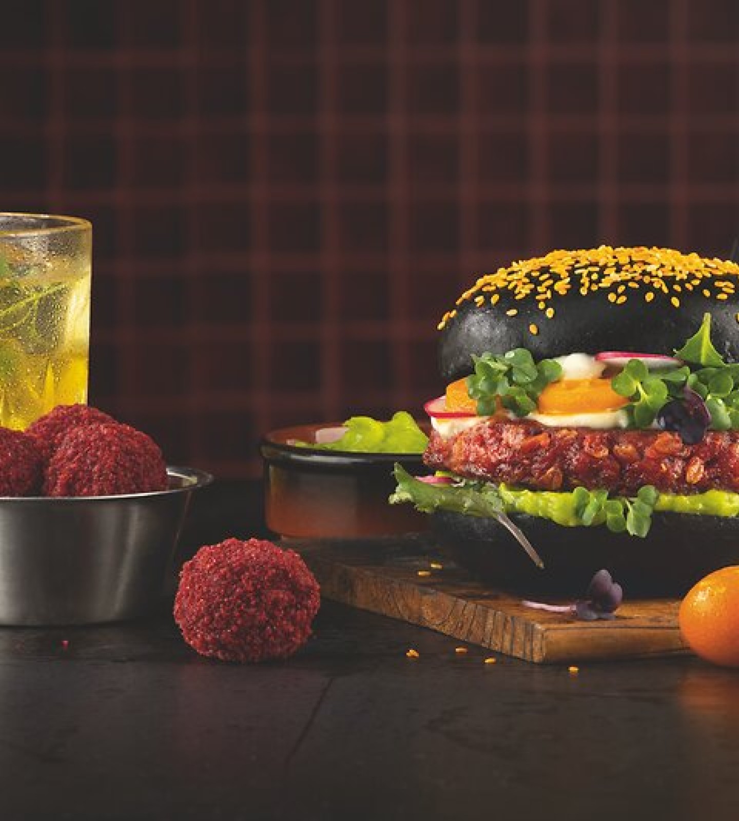 e3_red_oat_burger_black_bun