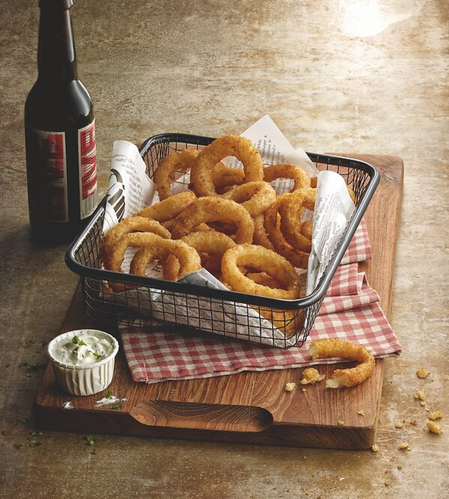 e3_beer_battered_onion_rings_thin_cut_basket